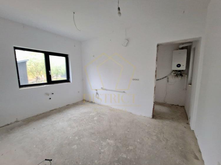 Duplex spatios despartit prin camera tehnica cu 5 camere | Urseni - 12