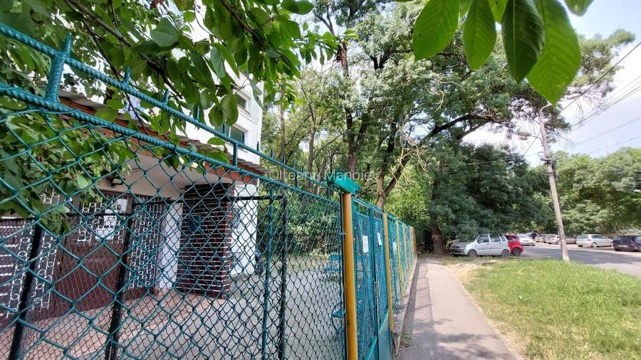 Proprietar  ofer garsoniera mica,  180 euro Proprietar  ofer garsoniera mica,  180 euro
