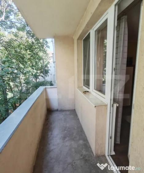 Apartament 4 camere decomandat, etaj intermediar, Splaiul Cr - 10