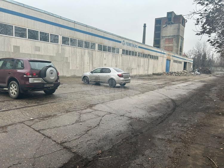 Spațiu industrial, de 4,100 mp, în B-dul București