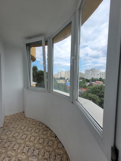 Garsonieră decomandată în Tei