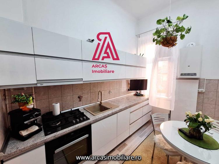 Casa individuala de vanzare cu 3 apartamente-Centrul Istoric Sibiu! - 1