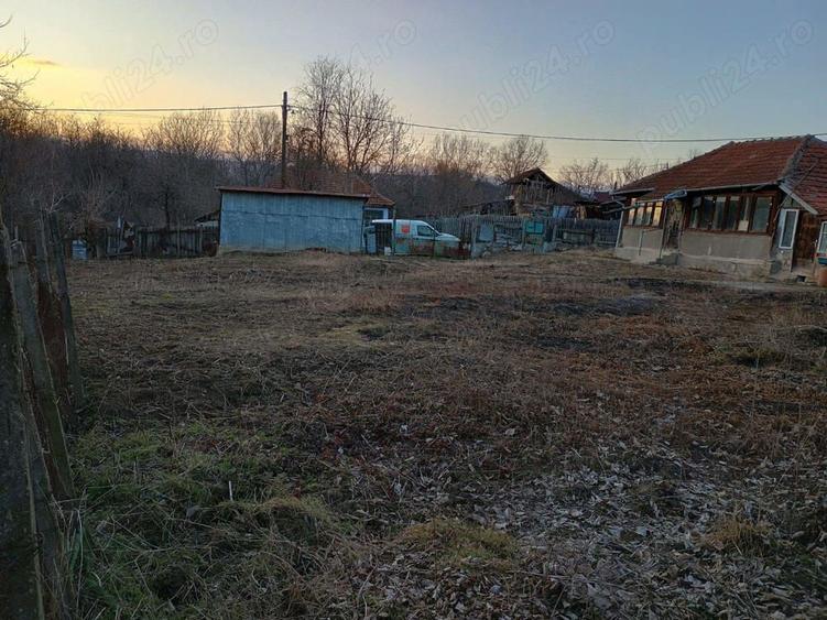 Casa batraneasca cu teren de vanzare - 4
