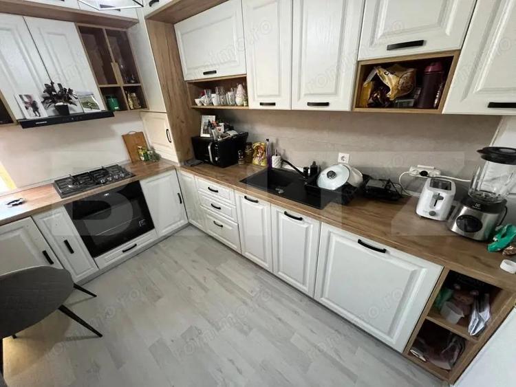 Apartament de vanzare, cu 3 camere, 80 mp, zona Sud - 1