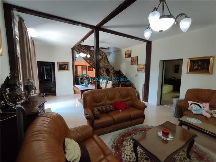 Royal Imobiliare -vanzare vila/ casa de vacanta zona CAMPINA - 40