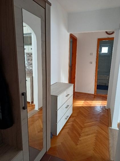 Închiriez apartament 2 cam zona girocului  - 4