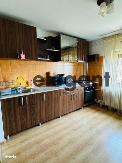 Apartament cu 3 camere decomandat în Lăpuș Argeș