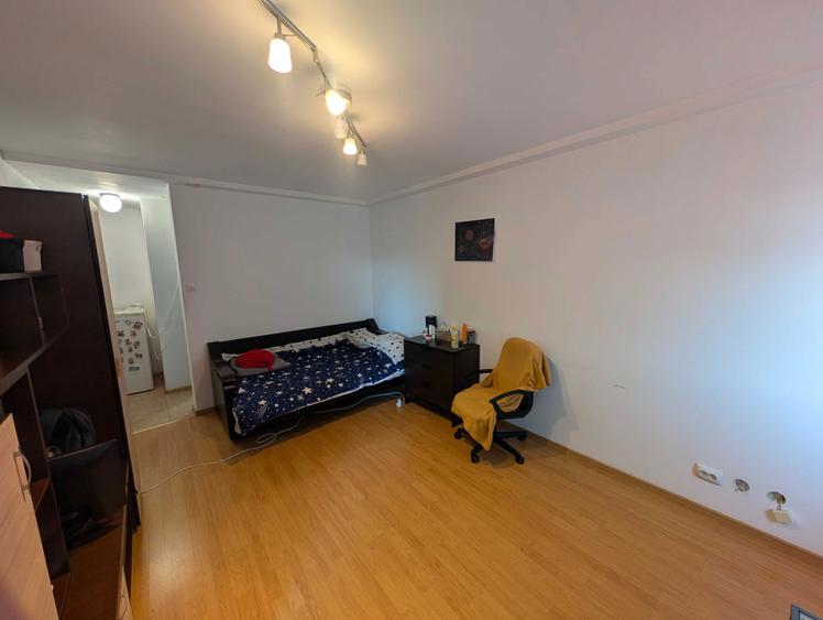 Inchiriez garsoniera Ghencea - proprietar - 5