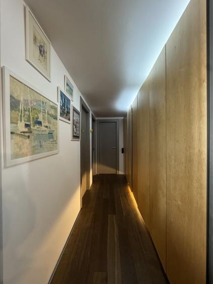 Un apartament ca o casa, cu peluza si ponton pe lac - 19