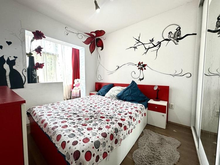 Apartament mare cu 4 camere, etaj 2 - zona Circumvalatiunii - 2