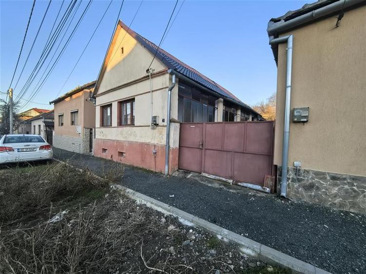 Casa cu 3 camere si pivnita in Lipova - 1