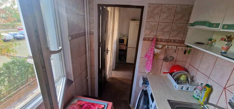 Inchiriez apartament 2 camere - 3
