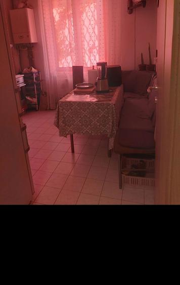 Inchiriez apartament cu o camera zona centrala - 4