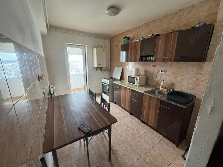 Persoana fizica Vand apartament cu doua camere - 1