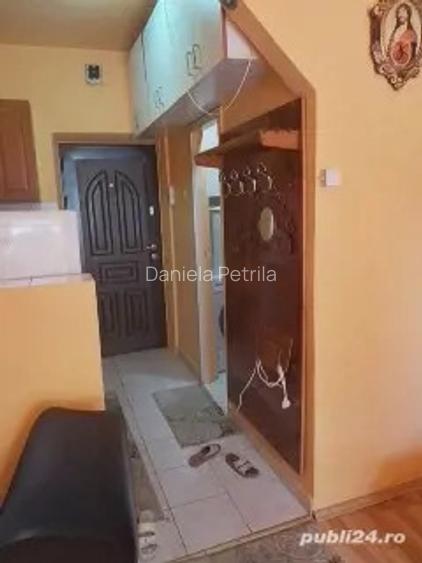 Dau in chirie Garsoniera, 200 Euro, Oradea