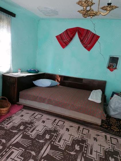 Casa cu anexe ?i teren - 3