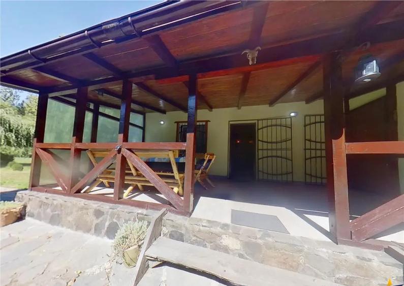 OFERTA REZERVATA!!Refugiu montan,cu 2100 mp domeniu verde,ar - 4