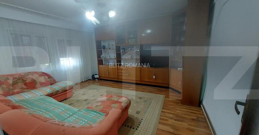 Apartament de vanzare, cu 3 camere, etaj 4, zona Girocului Apartament de vanzare, cu 3 camere, etaj 4, zona Girocului