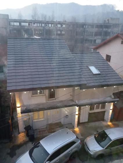 Casa de vanzare 5 camere - 1