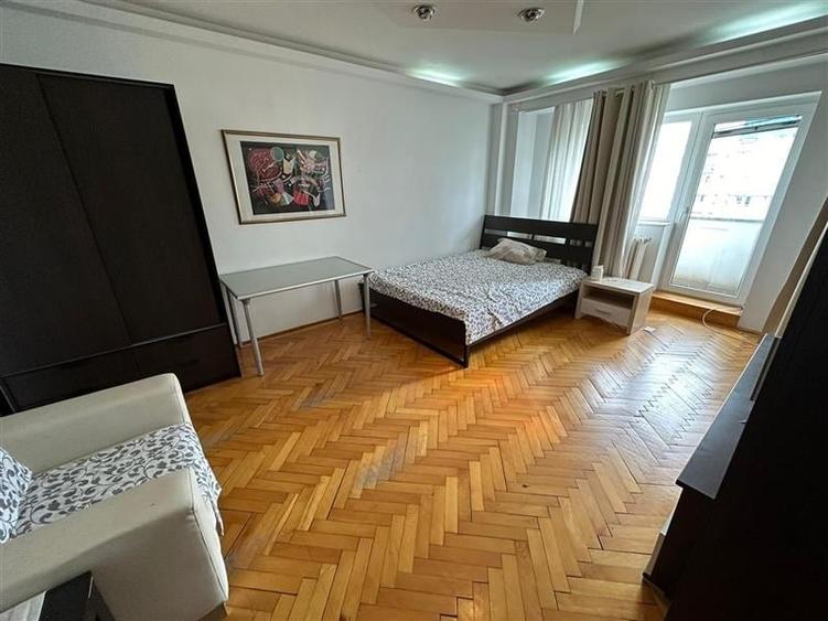 Vanzare apartament 3 camere, Piata Unirii, blocul Horoscop, vedere panoramica - 1