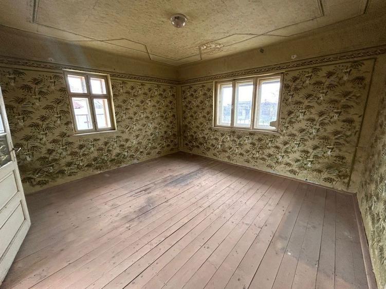 Vand casa cu 4 camere - 4