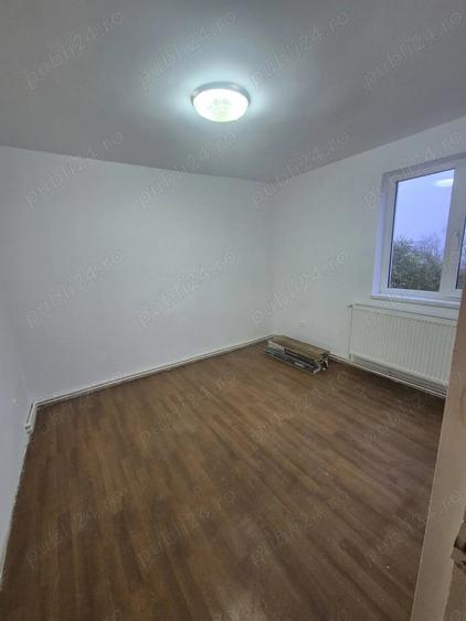 De vanzare apartament 3 camere direct proprietar - 6