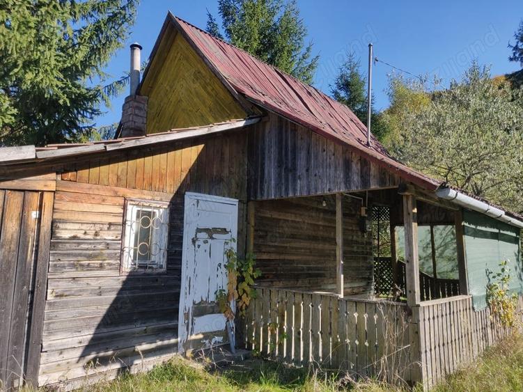 Vand casa de vacanta de 70 mp pe un teren de 1572 mp in Campul Cetatii la intrare in sat,langa sosea - 5