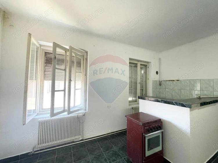 Casa cu 3 camere de vanzare in zona centrala comison 0% - 13