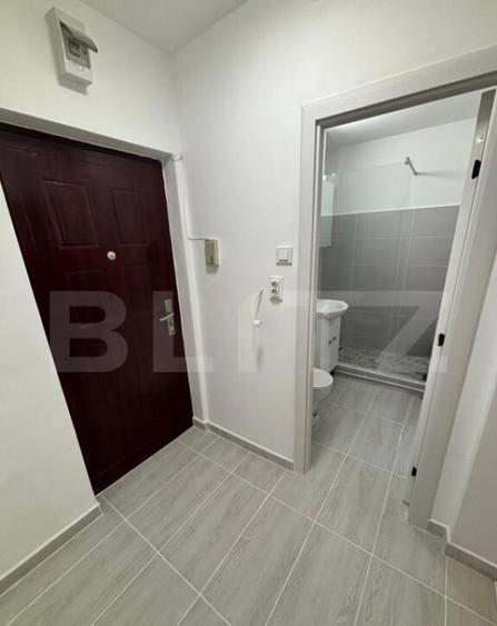 Garsoniera luminoasa, renovata recent - zona Noua - 1