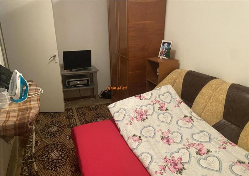 Apartament trei camere , zona Cartier Sud , 55 mp , curat - 1