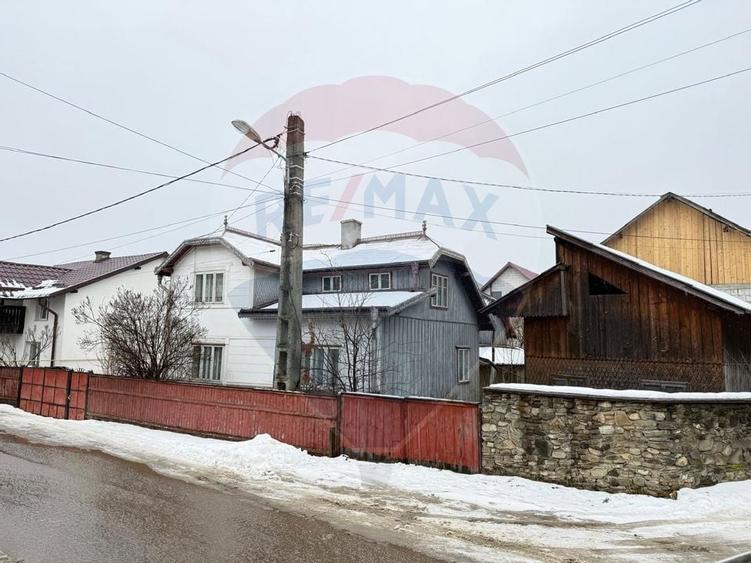 Casă cu Teren de Vânzare în Gura Humorului – strada Pajiștei - 1
