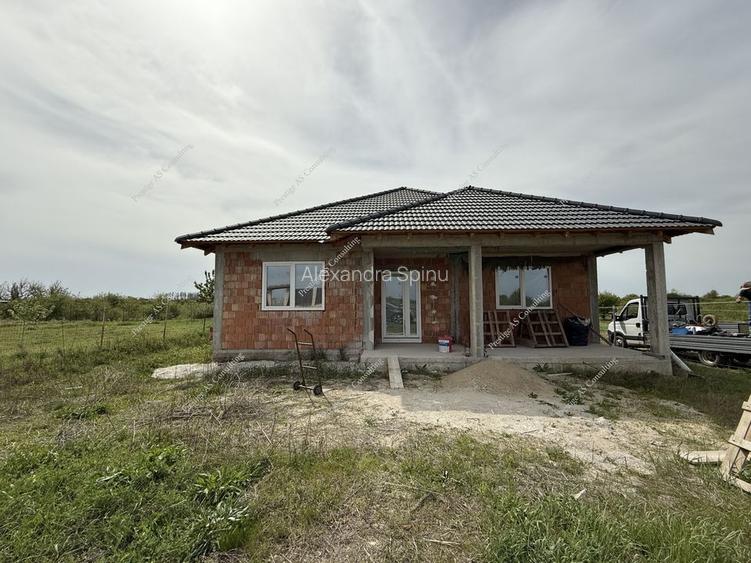 Casa la rosu dispusa pe Parter | 740 Teren | Sag