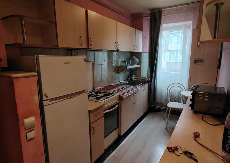 Vand/inchiriez apartament 2 camere central - 2