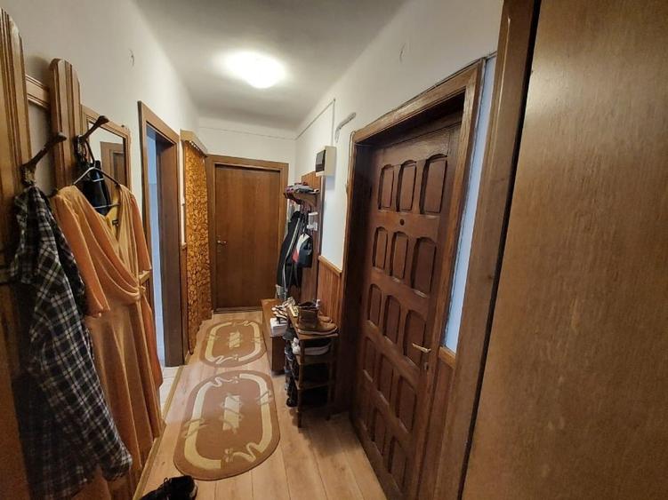 Apartament cu 3 camere, bd.Ecaterina Teodoroiu, vizavi de școala nr.2 - 5