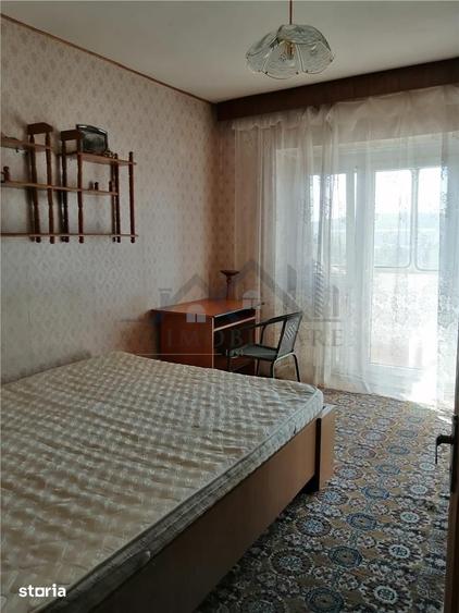 Apartament cu 4 camere decomandat, mobilat în Gară