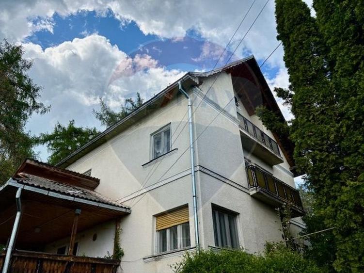 Casă / Vilă cu 7 camere de vânzare - 1