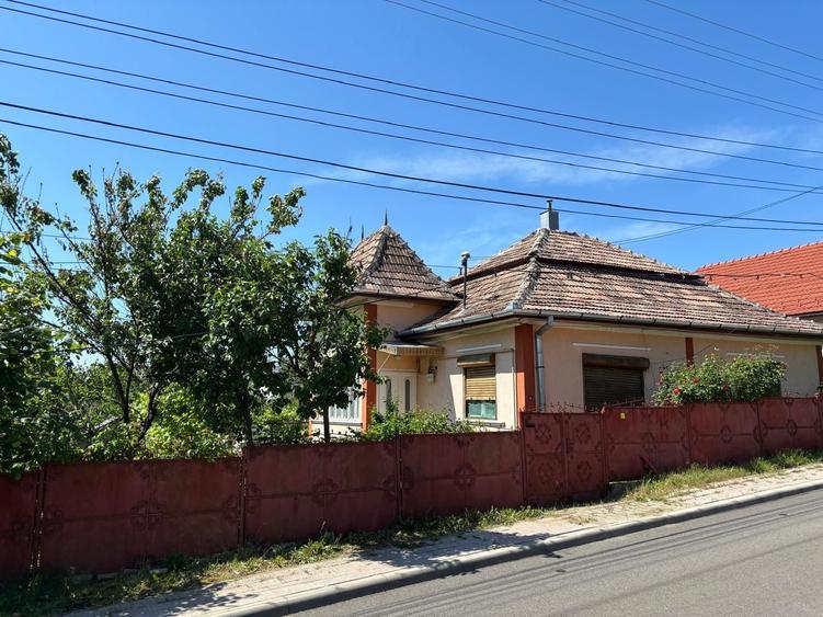 Casă cu 3 camere în Central