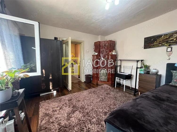 Casă cu 3 camere cu Teren 1010 Mp în Central
