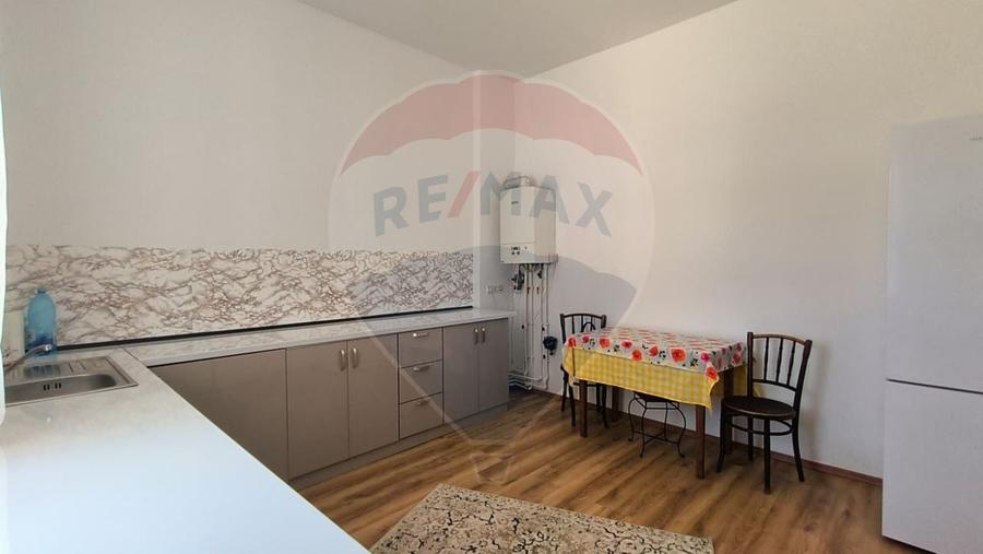 Casă individuală cu 3 camere cu Teren 127.58000183105 Mp în Central