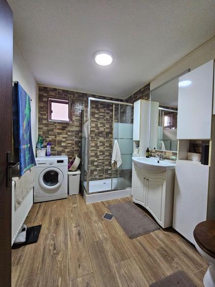 Casă individuală cu 3 camere cu Canalizare în Șoimuș