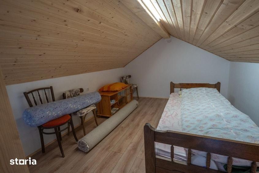 Casă cu 5 camere cu Teren 900 Mp în Burdea
