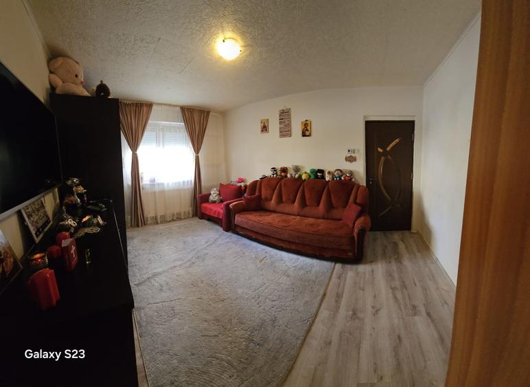 Apartament cu 2 camere semidecomandat în Noua