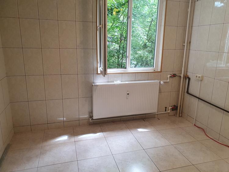 Apartament cu 2 camere decomandat în Drumul Taberei