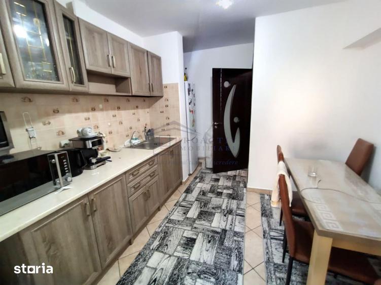 Apartament cu 3 camere decomandat în Obcini