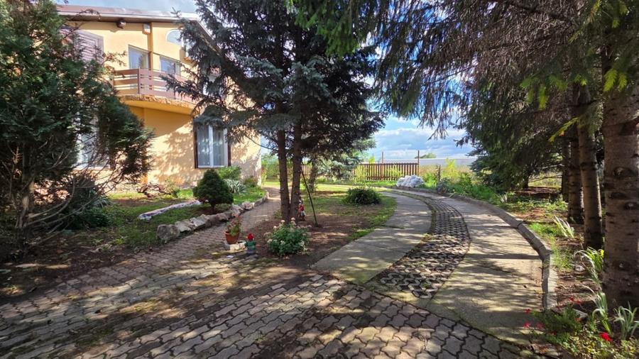 Casă individuală cu 4 camere cu Garaj în Lucian Blaga