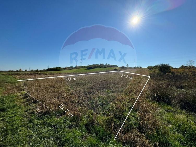 Teren Construcții intravilan de 2240 mp, în Lăpușel