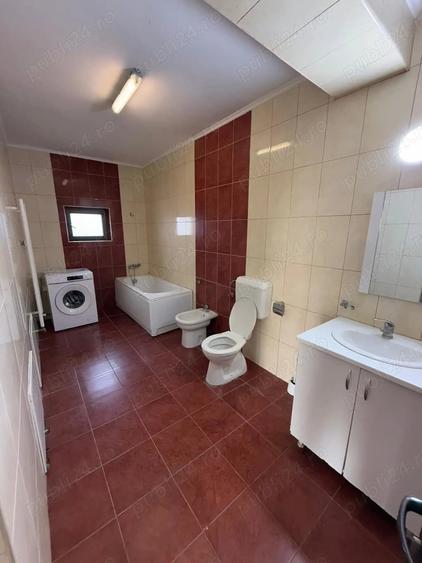 Casă cu 5 camere cu Teren 500 Mp în Episcopia Bihorului