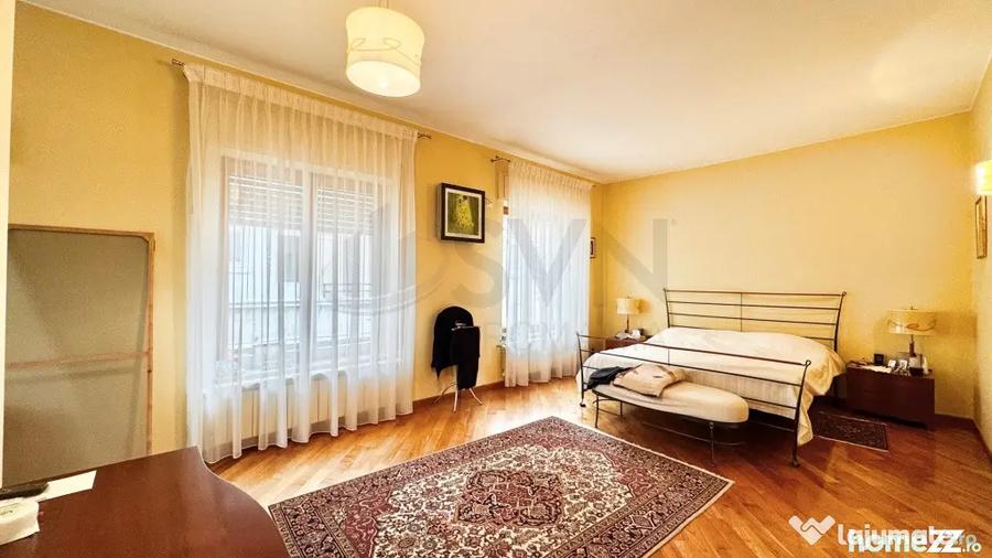 Apartament cu 5 camere semidecomandat în Capitale