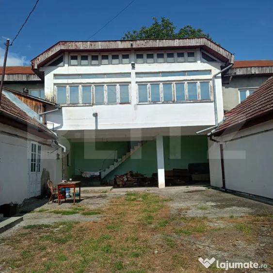 Casă cu 7 camere cu Teren 428 Mp în Unirii