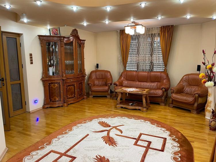 Casă individuală cu 3 camere cu Teren 300 Mp în Central